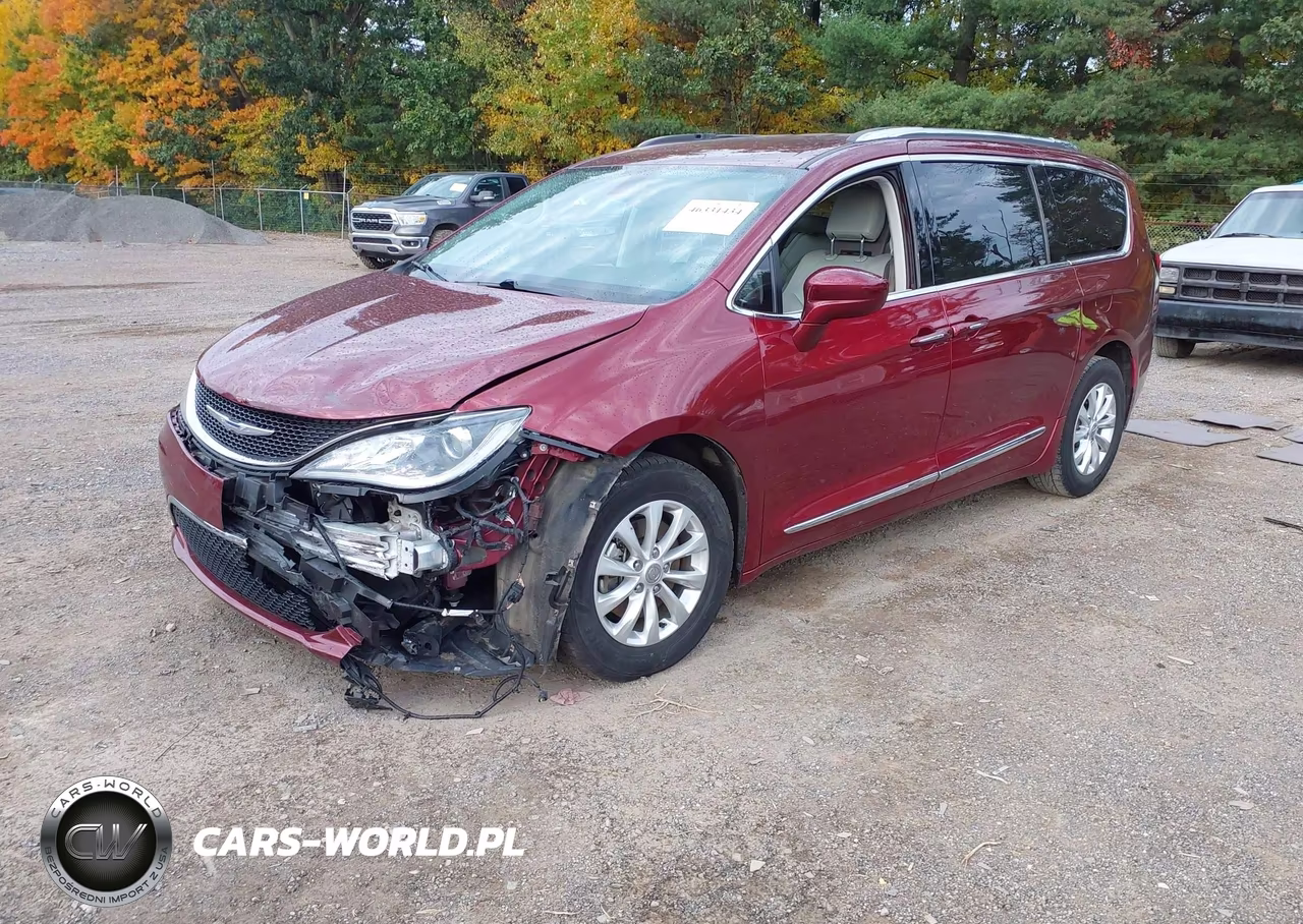 2018 Chrysler Pacifica Touring L Plus VIN:2C4RC1EG9JR252752 - 2