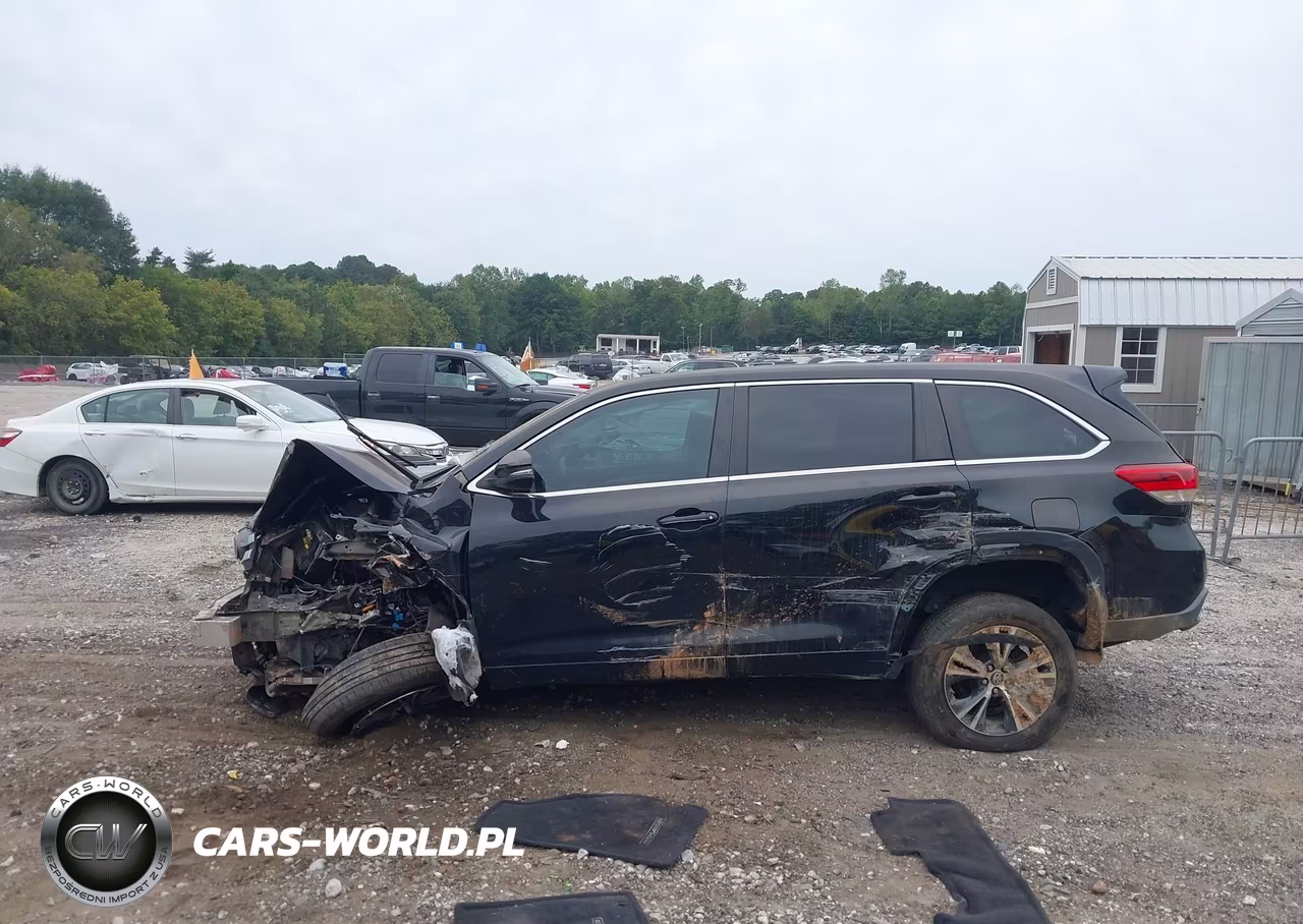 2018 Toyota Highlander Le VIN:5TDBZRFH6JS802969 - 13