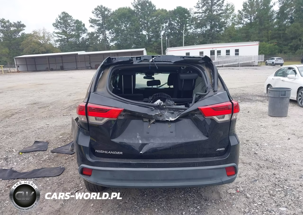 2018 Toyota Highlander Le VIN:5TDBZRFH6JS802969 - 15