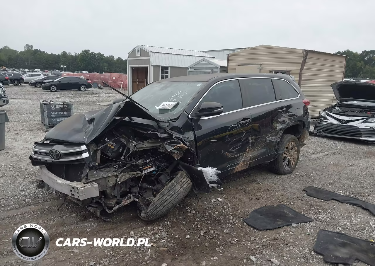 2018 Toyota Highlander Le VIN:5TDBZRFH6JS802969 - 2