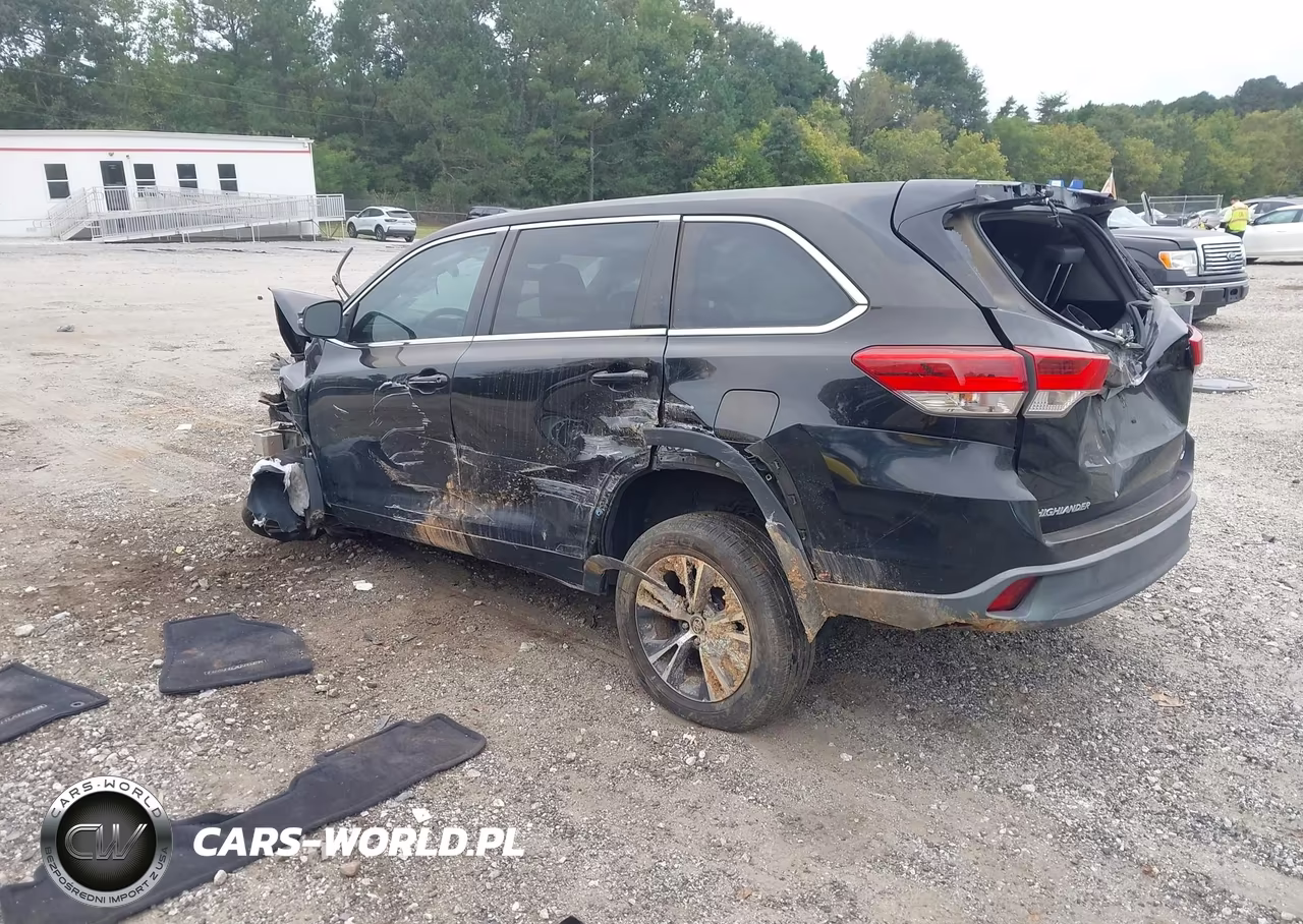 2018 Toyota Highlander Le VIN:5TDBZRFH6JS802969 - 3