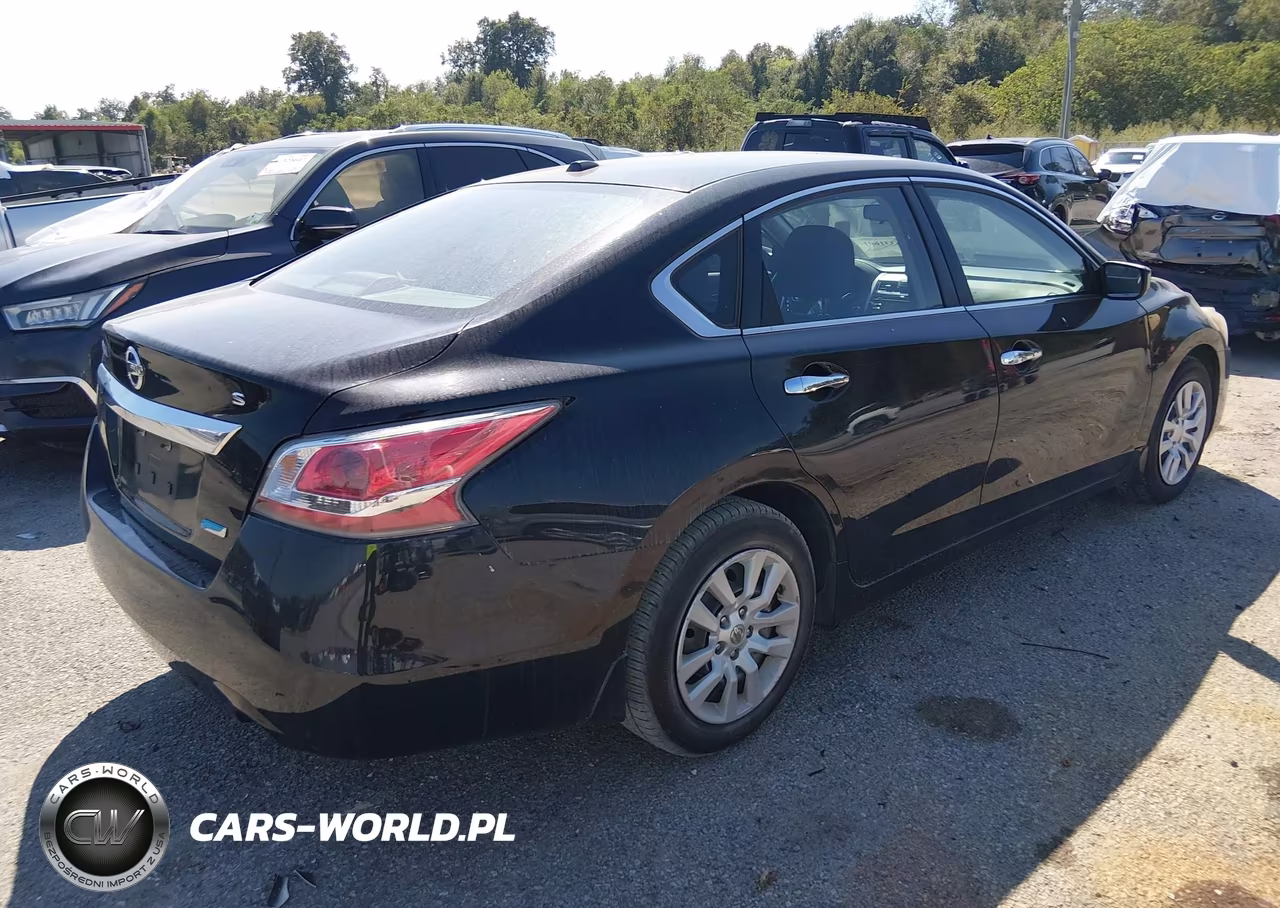 2014 Nissan Altima 2.5 S VIN:1N4AL3AP2EN388809 - 4