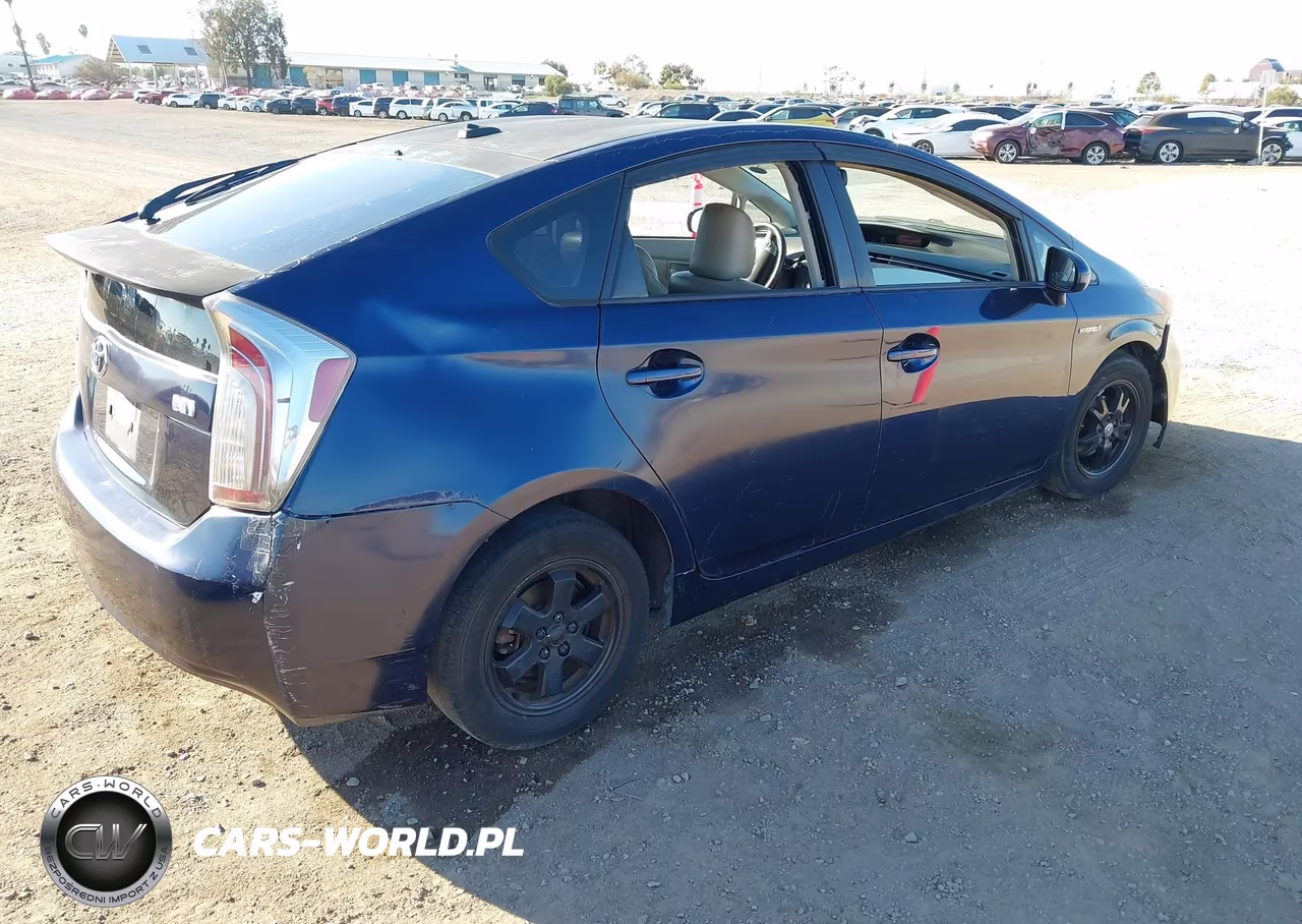 2012 Toyota Prius Five VIN:JTDKN3DUXC1575259 - 4