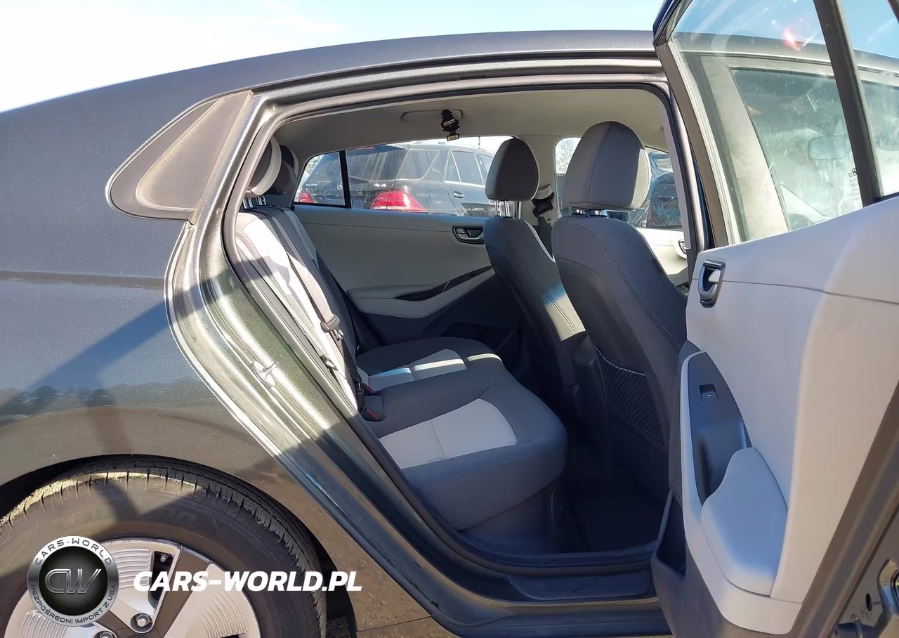 2020 Hyundai Ioniq Hybrid Blue VIN:KMHC65LC5LU220449 - 8