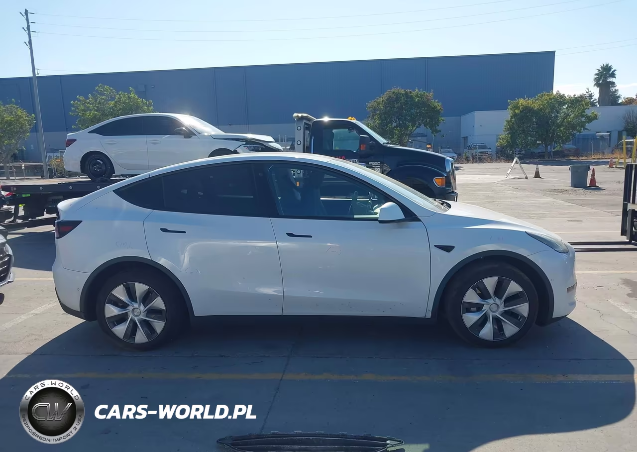 2022 Tesla Model Y Long Range Dual Motor All-Wheel Drive VIN:7SAYGDEE2NF346301 - 14