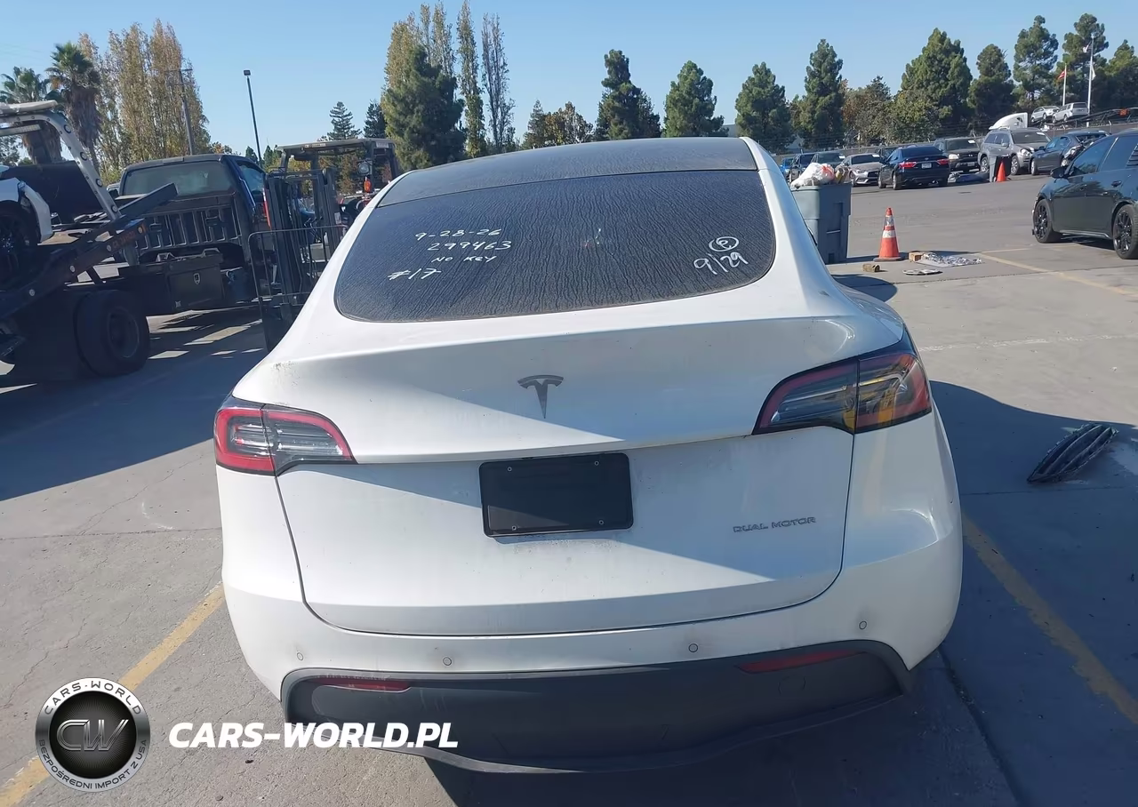 2022 Tesla Model Y Long Range Dual Motor All-Wheel Drive VIN:7SAYGDEE2NF346301 - 17