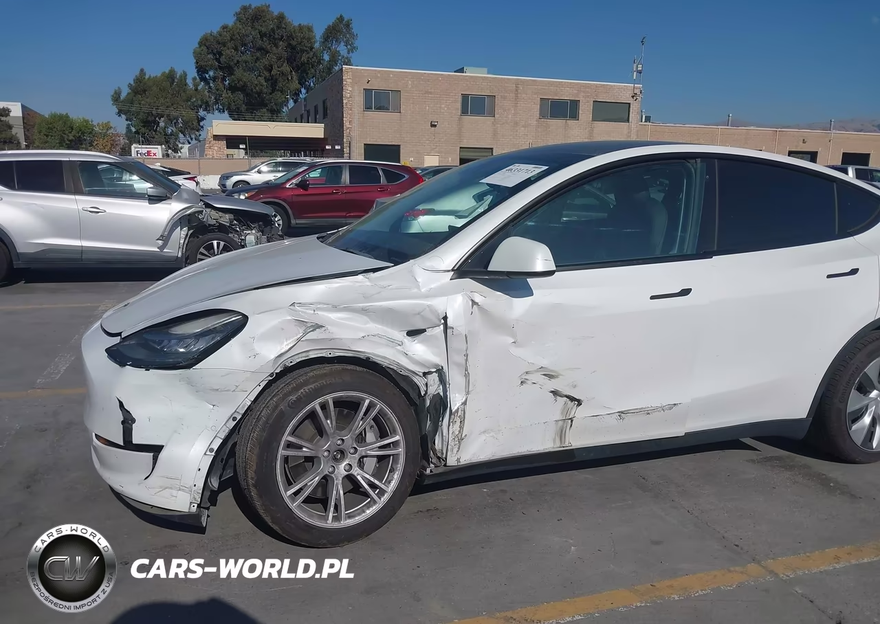 2022 Tesla Model Y Long Range Dual Motor All-Wheel Drive VIN:7SAYGDEE2NF346301 - 6