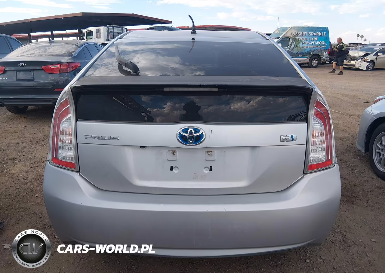 2015 Toyota Prius Two VIN:JTDKN3DU1F0449737 - 15