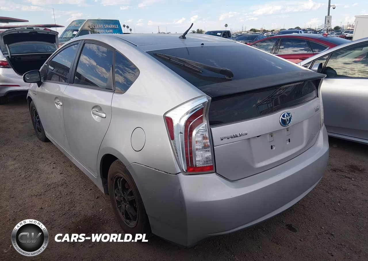 2015 Toyota Prius Two VIN:JTDKN3DU1F0449737 - 3