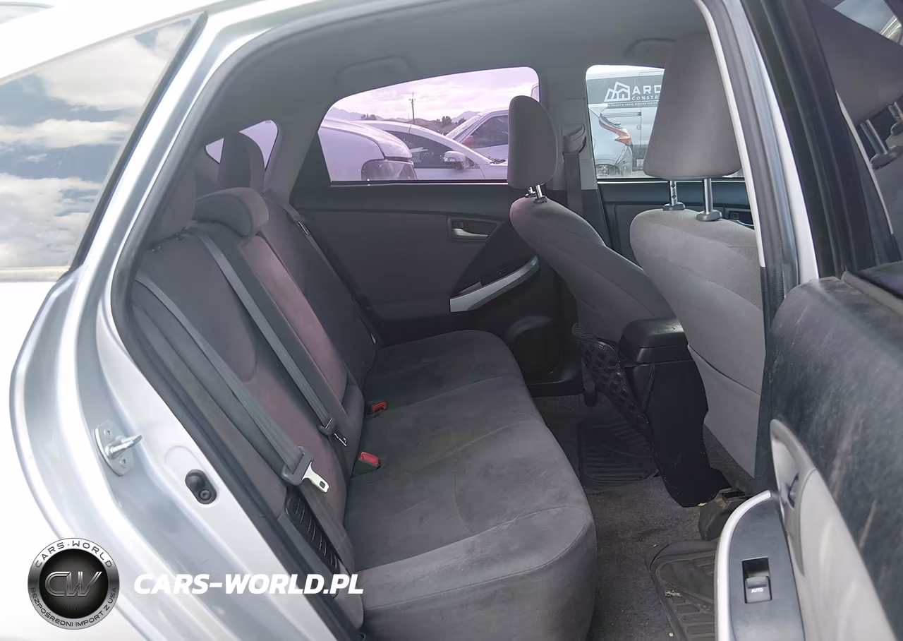 2015 Toyota Prius Two VIN:JTDKN3DU1F0449737 - 8