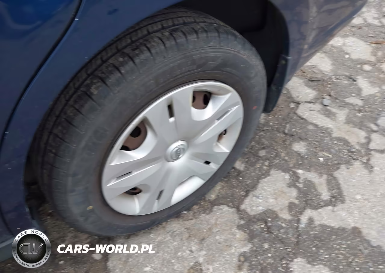 2010 Nissan Versa 1.8S VIN:3N1BC1AP2AL360721 - 12