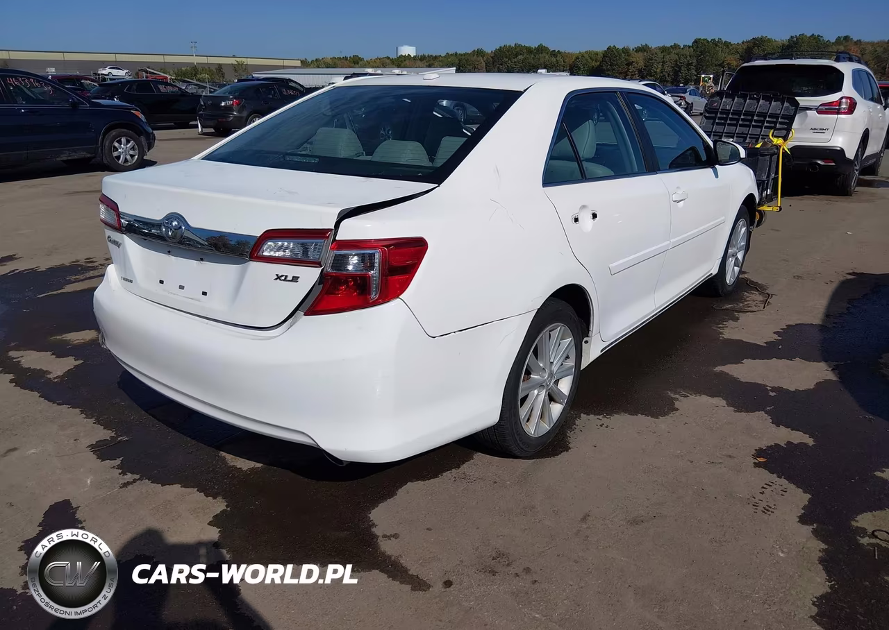 2014 Toyota Camry Xle VIN:4T1BF1FK4EU731158 - 4