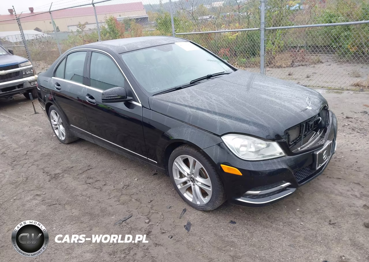 2013 Mercedes-Benz C 300 Luxury 4Matic