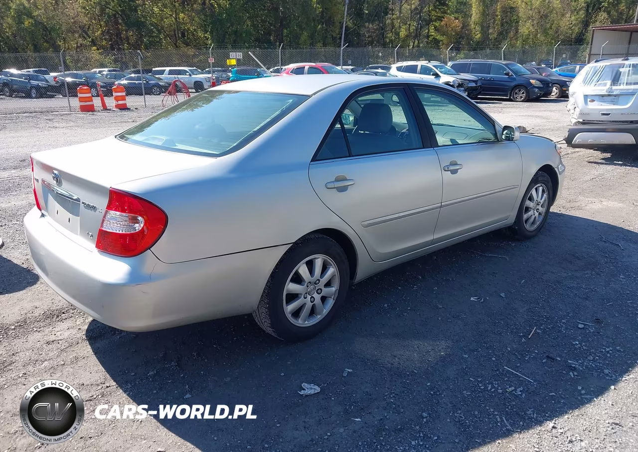 2002 Toyota Camry Xle V6 VIN:JTDBF30K920084171 - 4