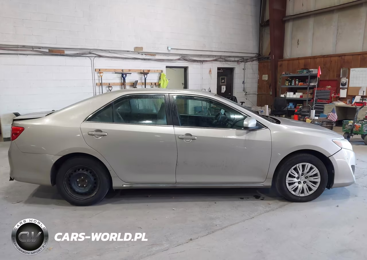 2013 Toyota Camry Le VIN:4T4BF1FK2DR334827 - 13