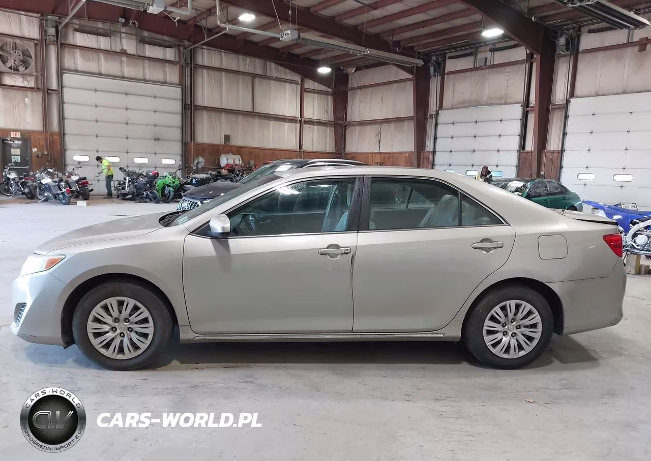 2013 Toyota Camry Le VIN:4T4BF1FK2DR334827 - 14