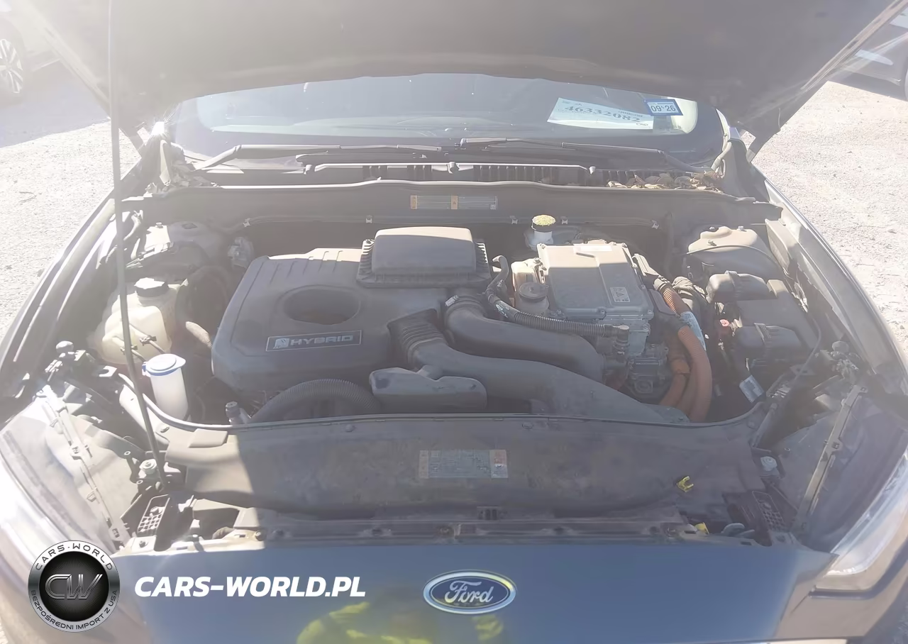 2018 Ford Fusion Hybrid S VIN:3FA6P0UU2JR198378 - 10