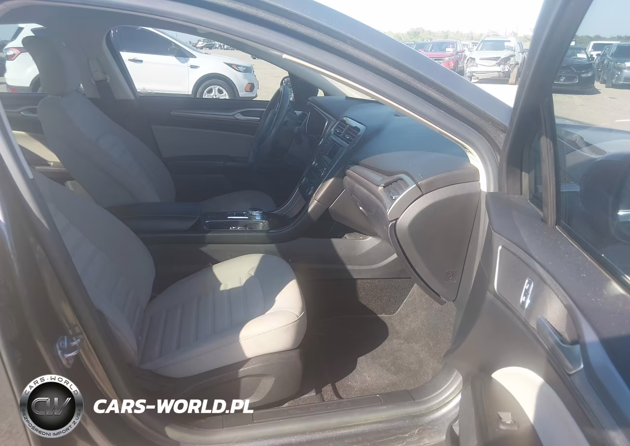 2018 Ford Fusion Hybrid S VIN:3FA6P0UU2JR198378 - 5