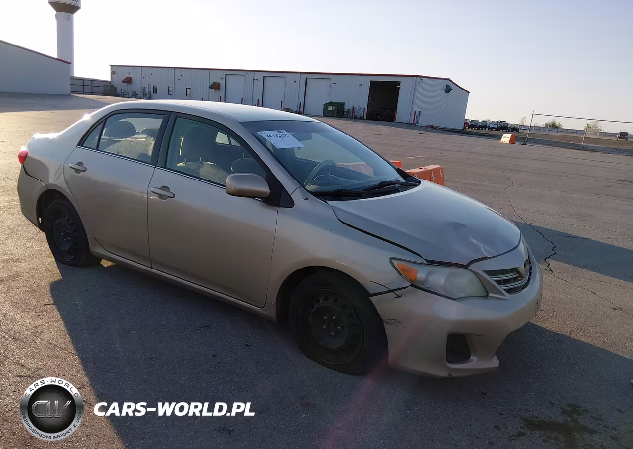 2013 Toyota Corolla Le – zdjęcie 1 z 18