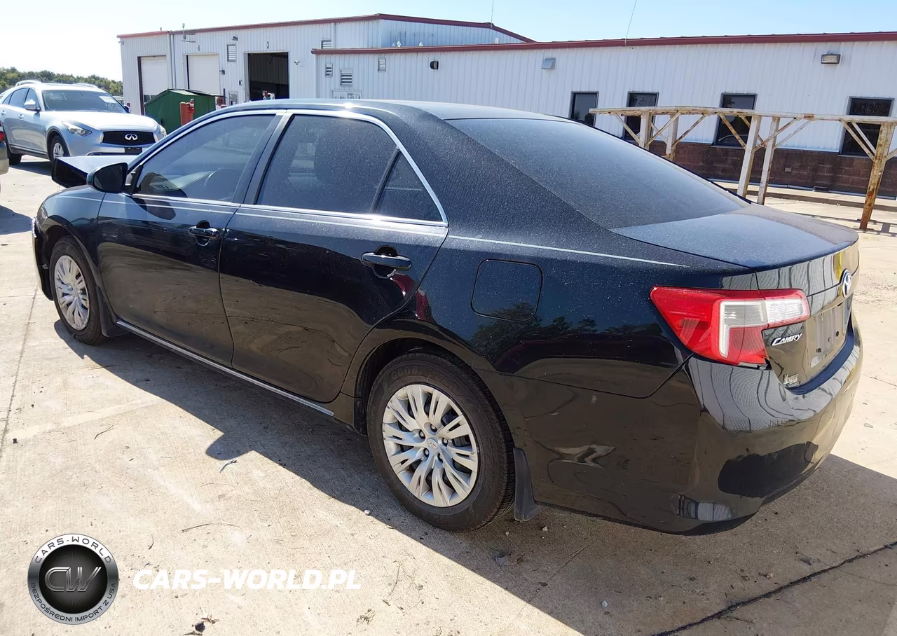 2013 Toyota Camry Le VIN:4T4BF1FK6DR311860 - 3