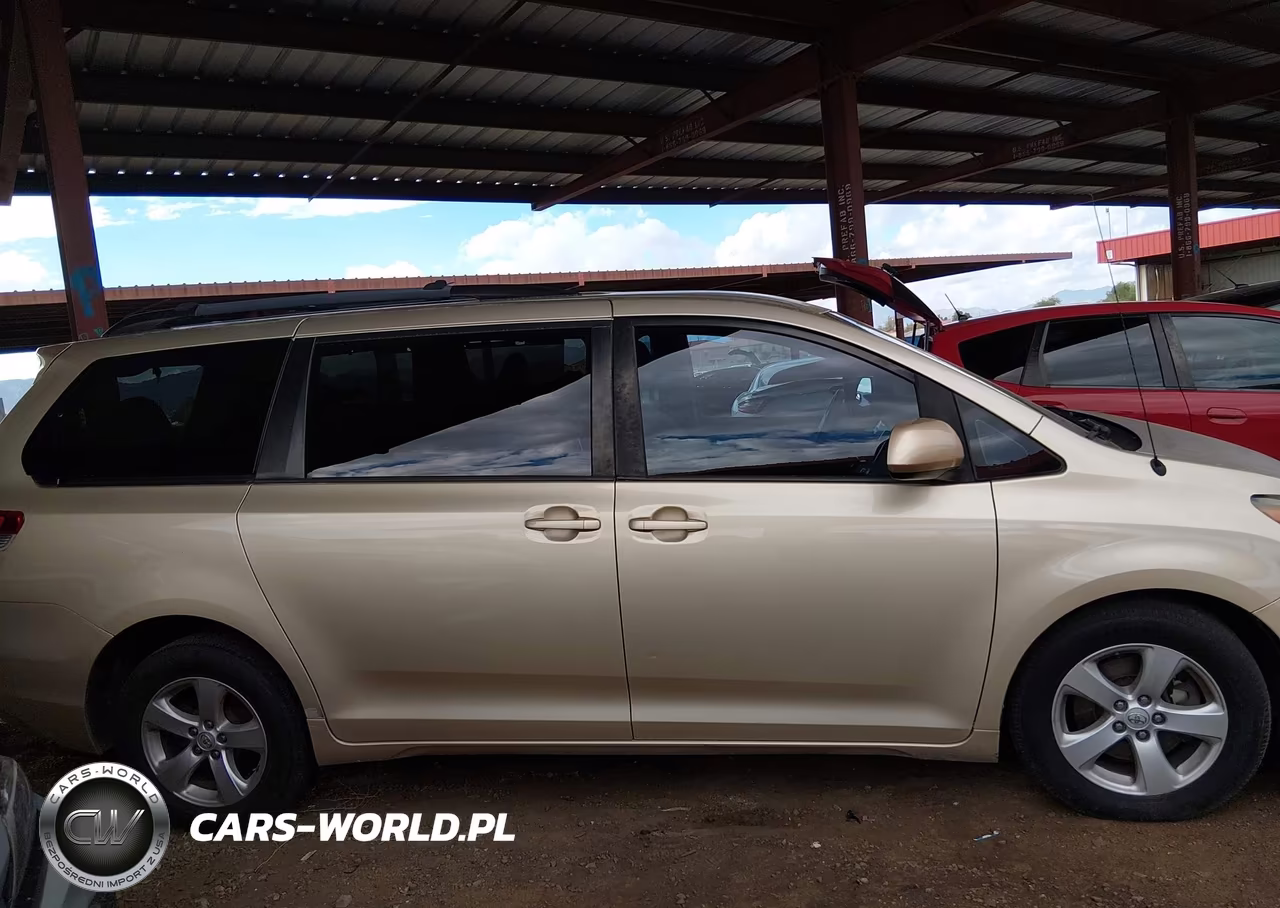 2014 Toyota Sienna Le V6 8 Passenger VIN:5TDKK3DC2ES407945 - 14