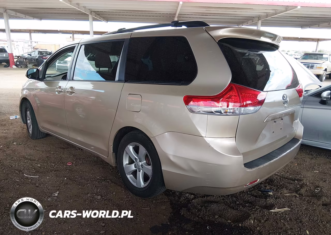 2014 Toyota Sienna Le V6 8 Passenger VIN:5TDKK3DC2ES407945 - 3