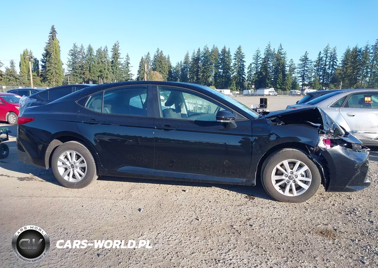 2026 Toyota Camry Le VIN:4T1DAACK8TU728904 - 13