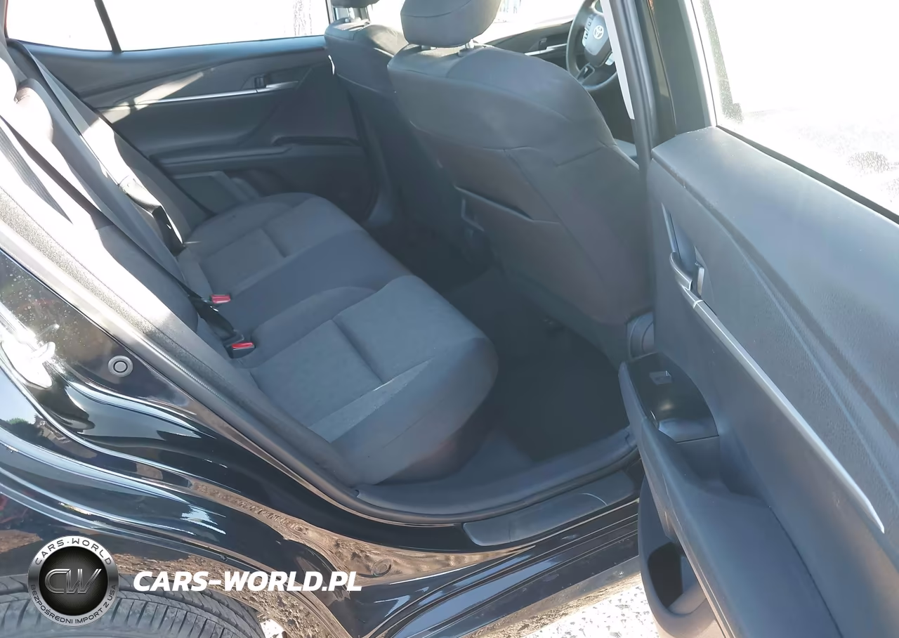 2026 Toyota Camry Le VIN:4T1DAACK8TU728904 - 8