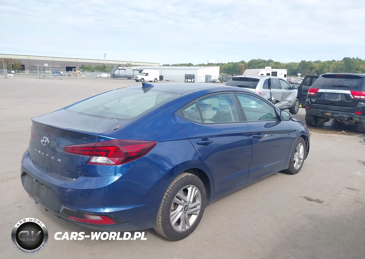 2019 Hyundai Elantra Sel VIN:5NPD84LF6KH404525 - 4