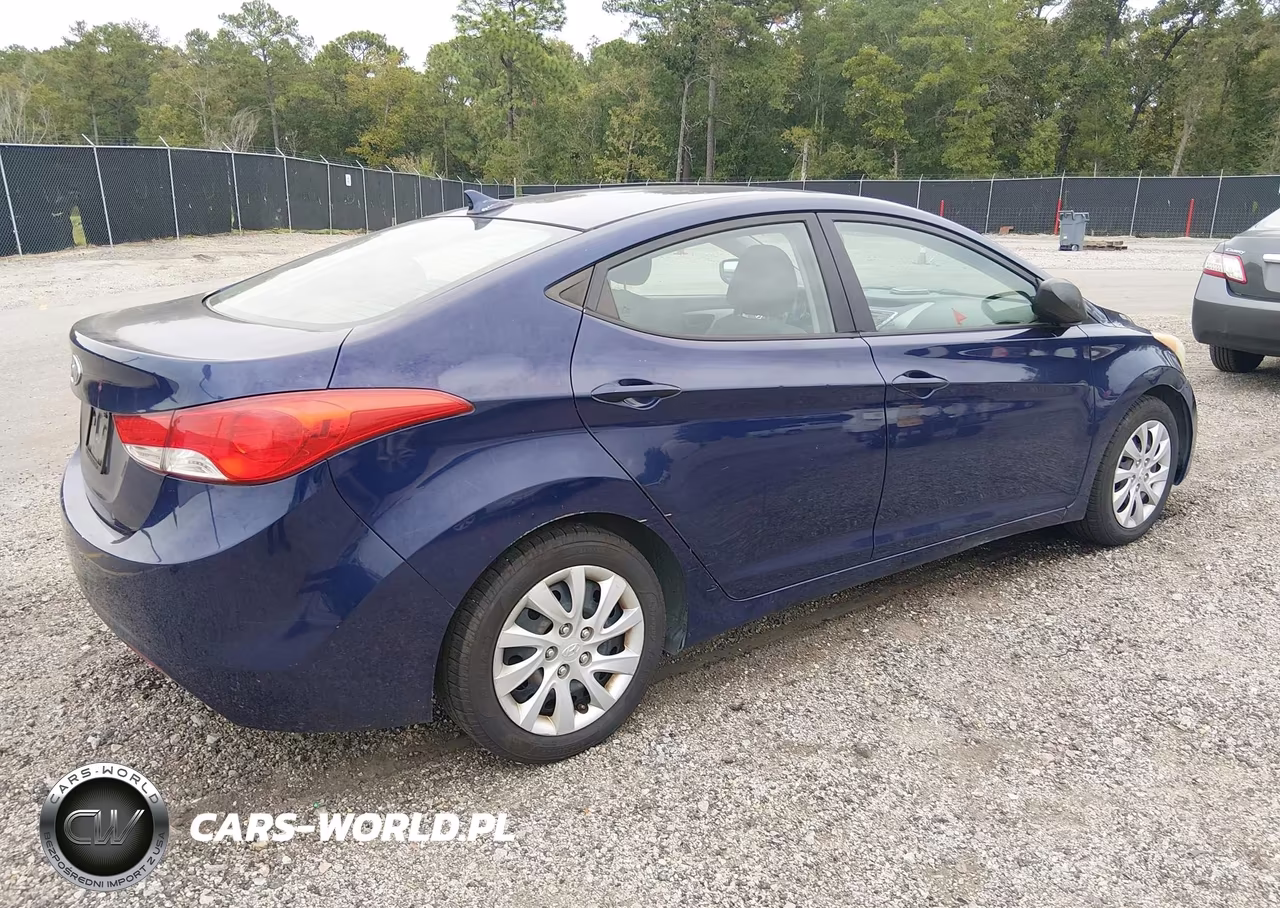 2012 Hyundai Elantra Gls VIN:5NPDH4AE9CH122746 - 4
