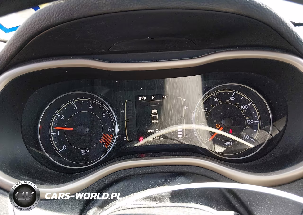 2015 Jeep Cherokee Sport VIN:1C4PJLAB5FW525574 - 7