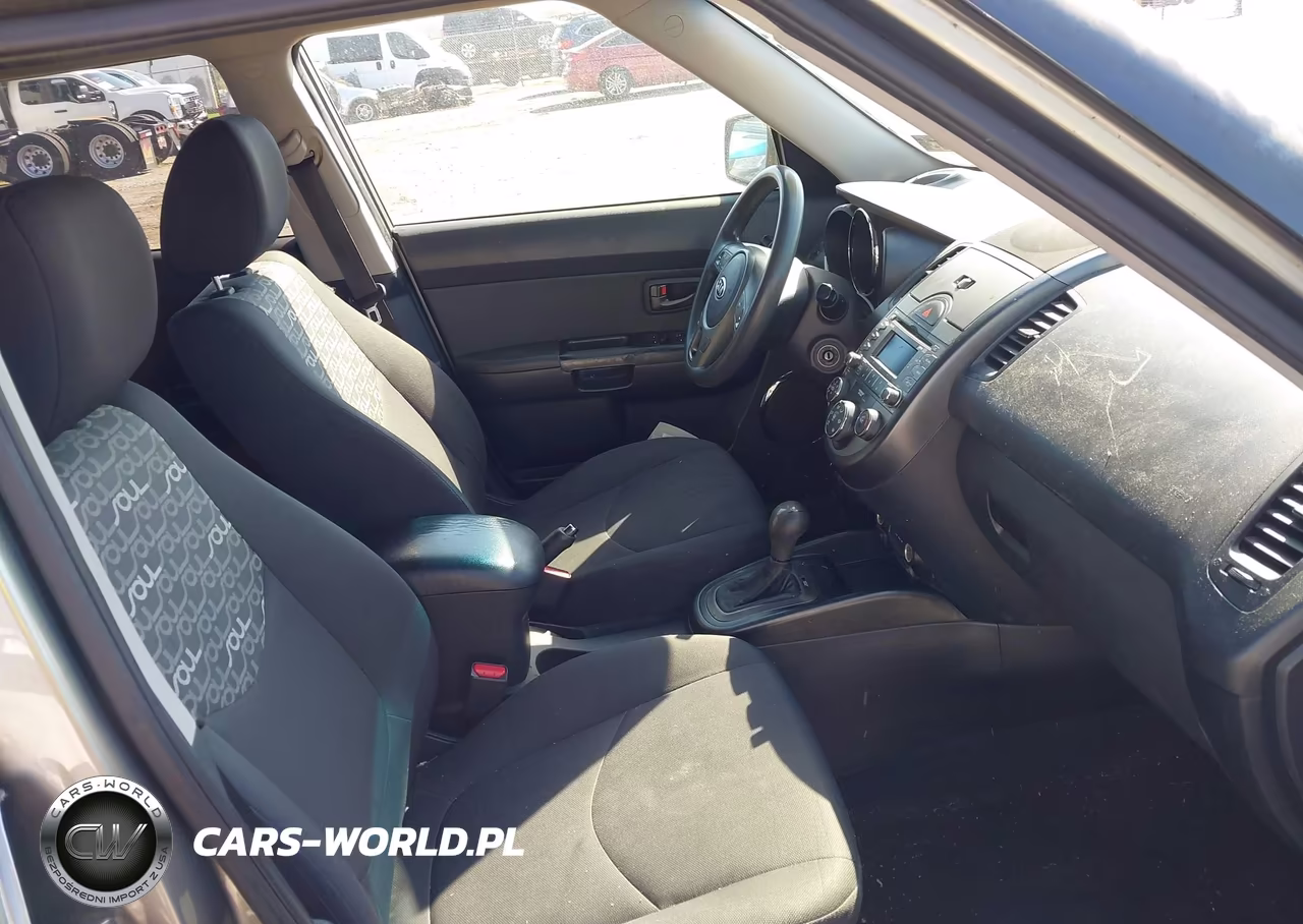 2011 Kia Soul + VIN:KNDJT2A23B7347159 - 5