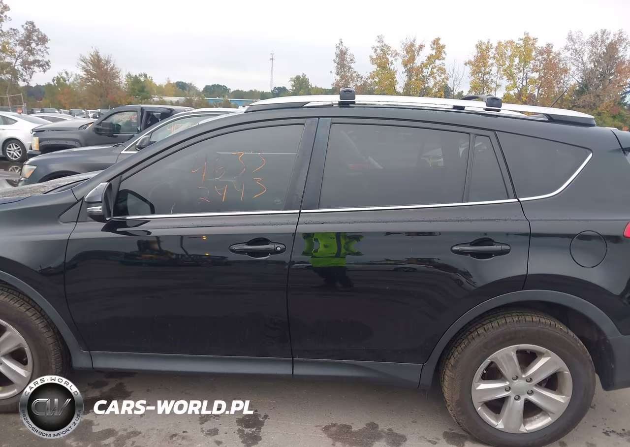 2014 Toyota Rav4 Xle VIN:2T3RFREV0EW147517 - 15