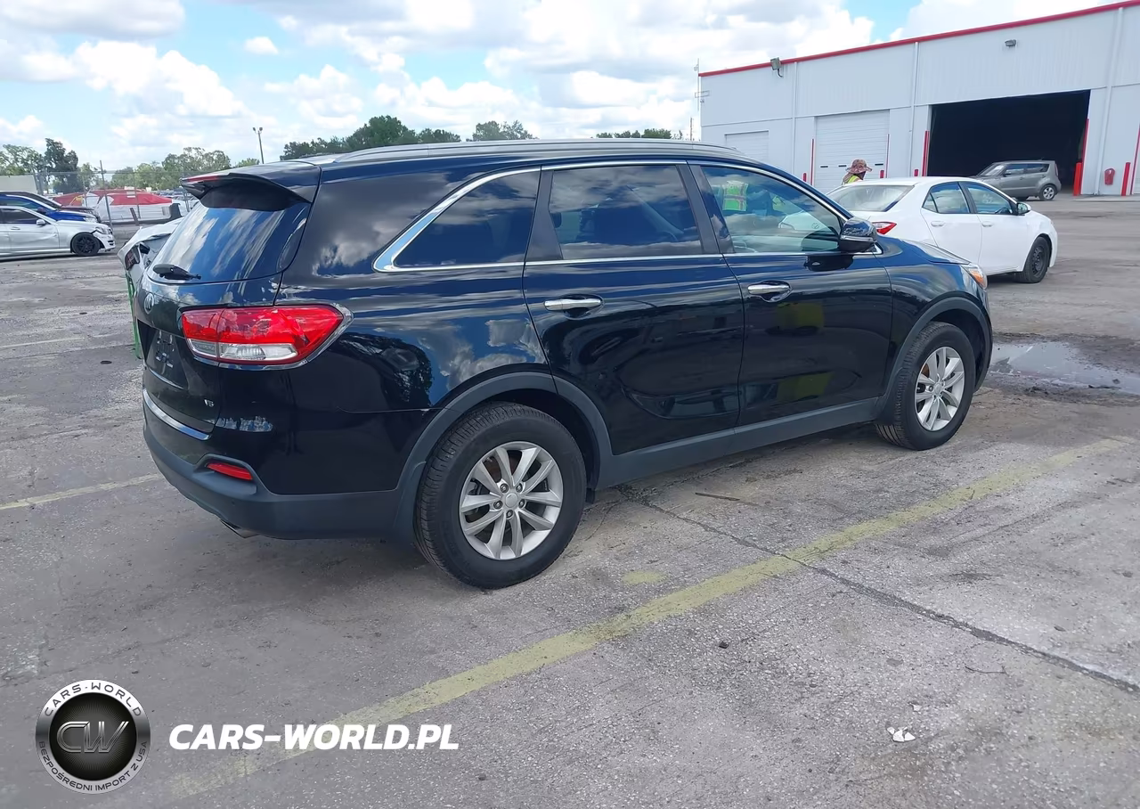 2017 Kia Sorento 3.3L Lx VIN:5XYPG4A50HG308965 - 4