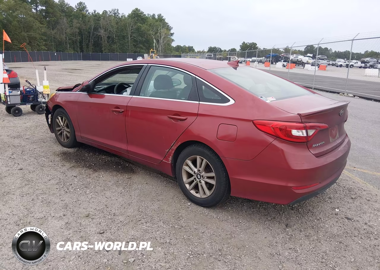 2015 Hyundai Sonata Se VIN:5NPE24AF7FH126782 - 3