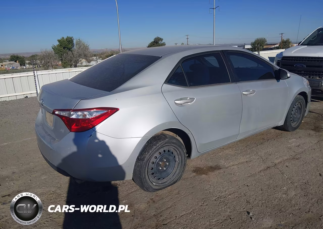 2016 Toyota Corolla Le VIN:5YFBURHE3GP464238 - 4