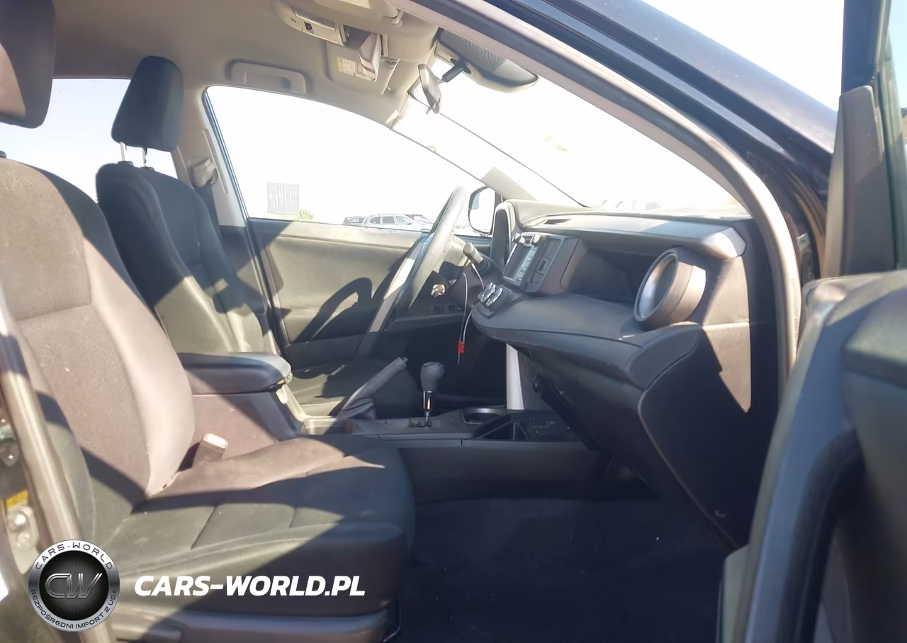 2018 Toyota Rav4 Le VIN:2T3ZFREV1JW432205 - 5
