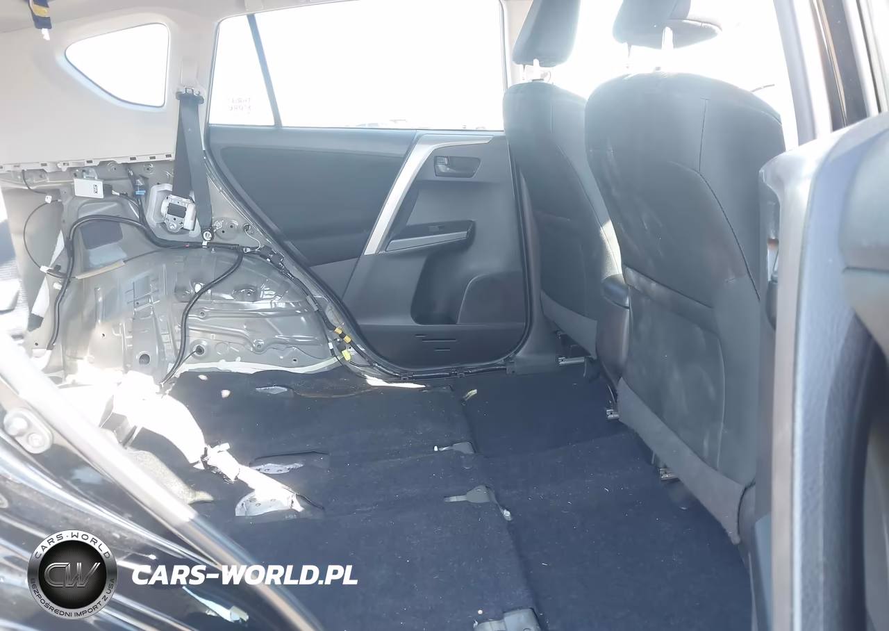 2018 Toyota Rav4 Le VIN:2T3ZFREV1JW432205 - 8