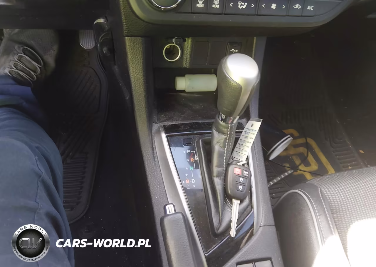 2015 Toyota Corolla S Plus VIN:5YFBURHE6FP280510 - 11