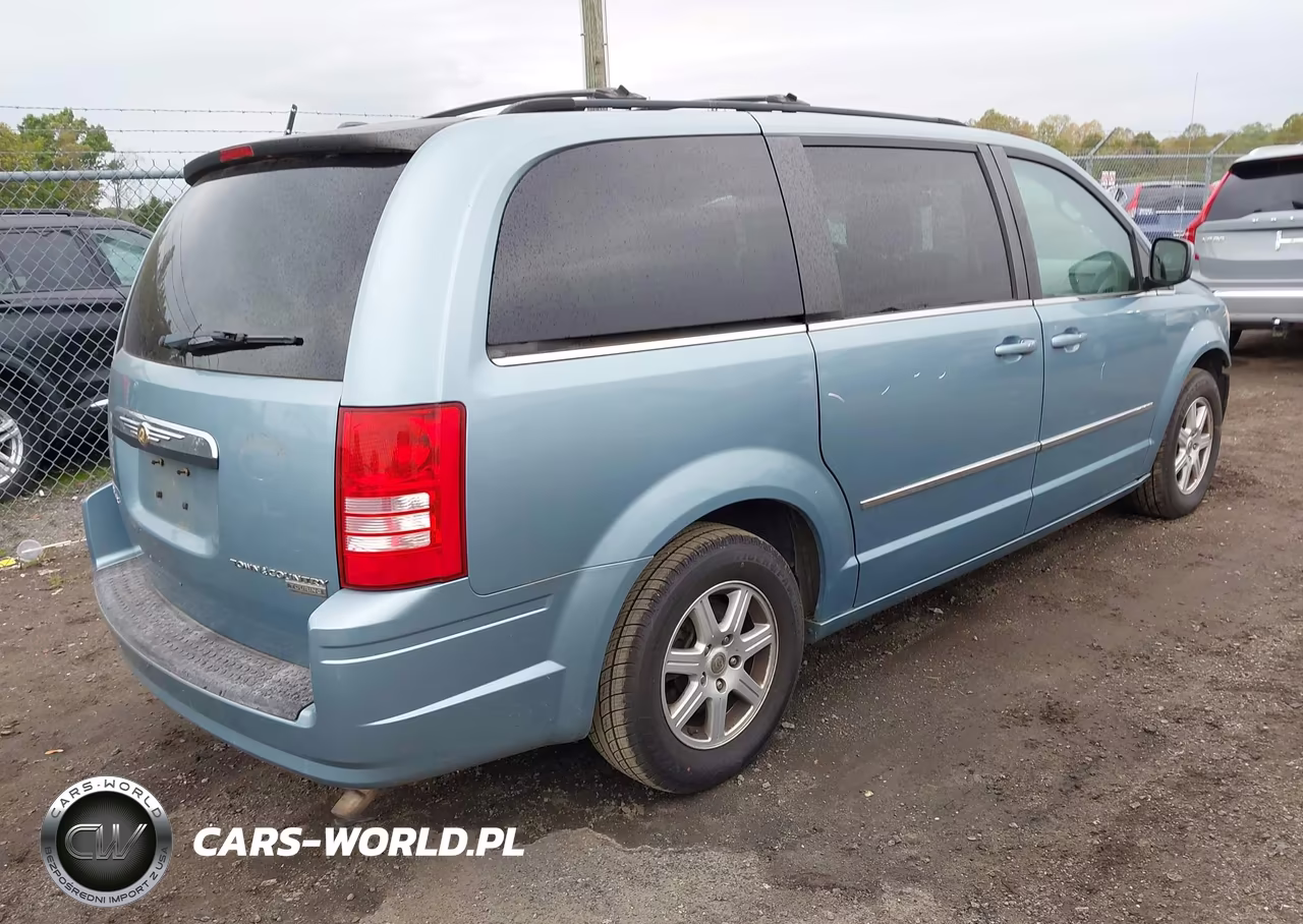 2010 Chrysler Town & Country Touring VIN:2A4RR5D16AR289545 - 4