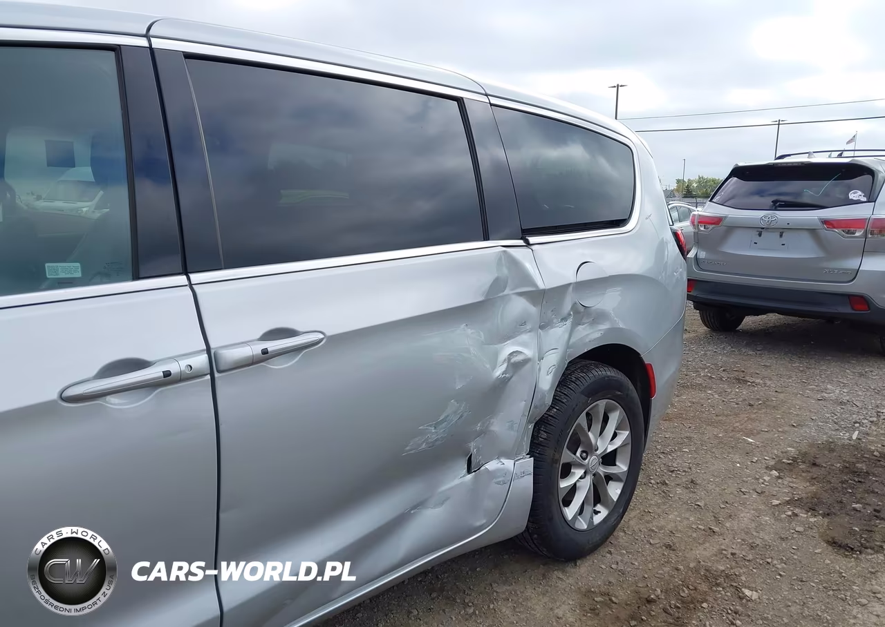 2026 Chrysler Pacifica Limited VIN:2C4RC1GG7TR193054 - 12