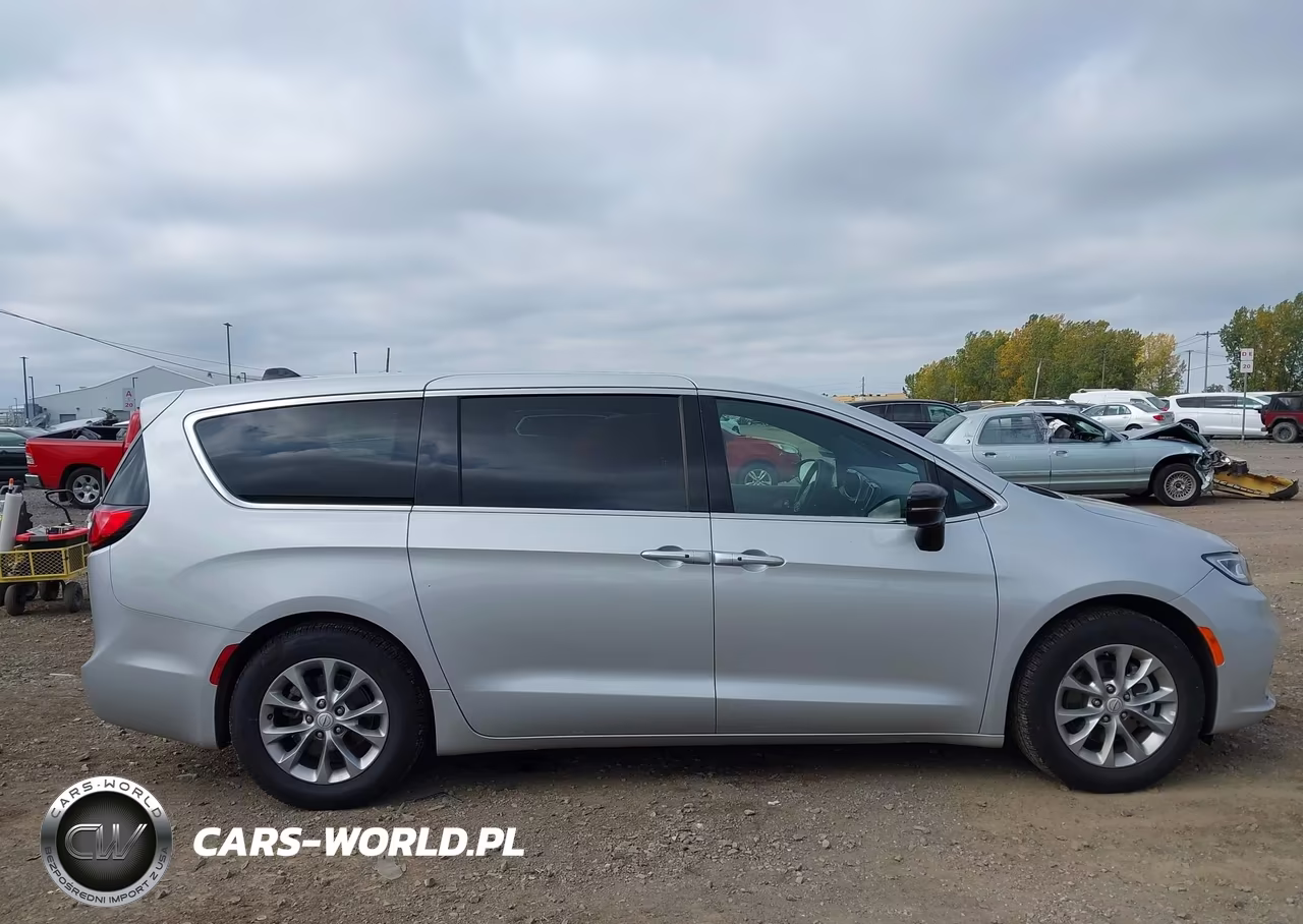 2026 Chrysler Pacifica Limited VIN:2C4RC1GG7TR193054 - 14