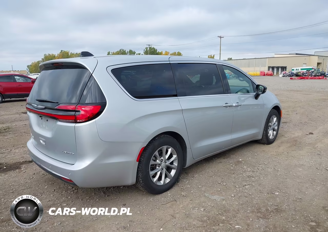 2026 Chrysler Pacifica Limited VIN:2C4RC1GG7TR193054 - 4