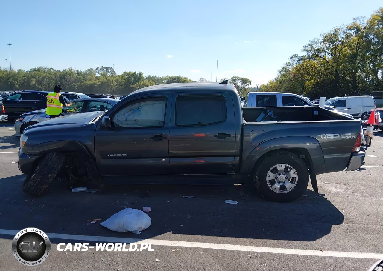 2015 Toyota Tacoma Base V6 VIN:3TMLU4EN9FM199164 - 15