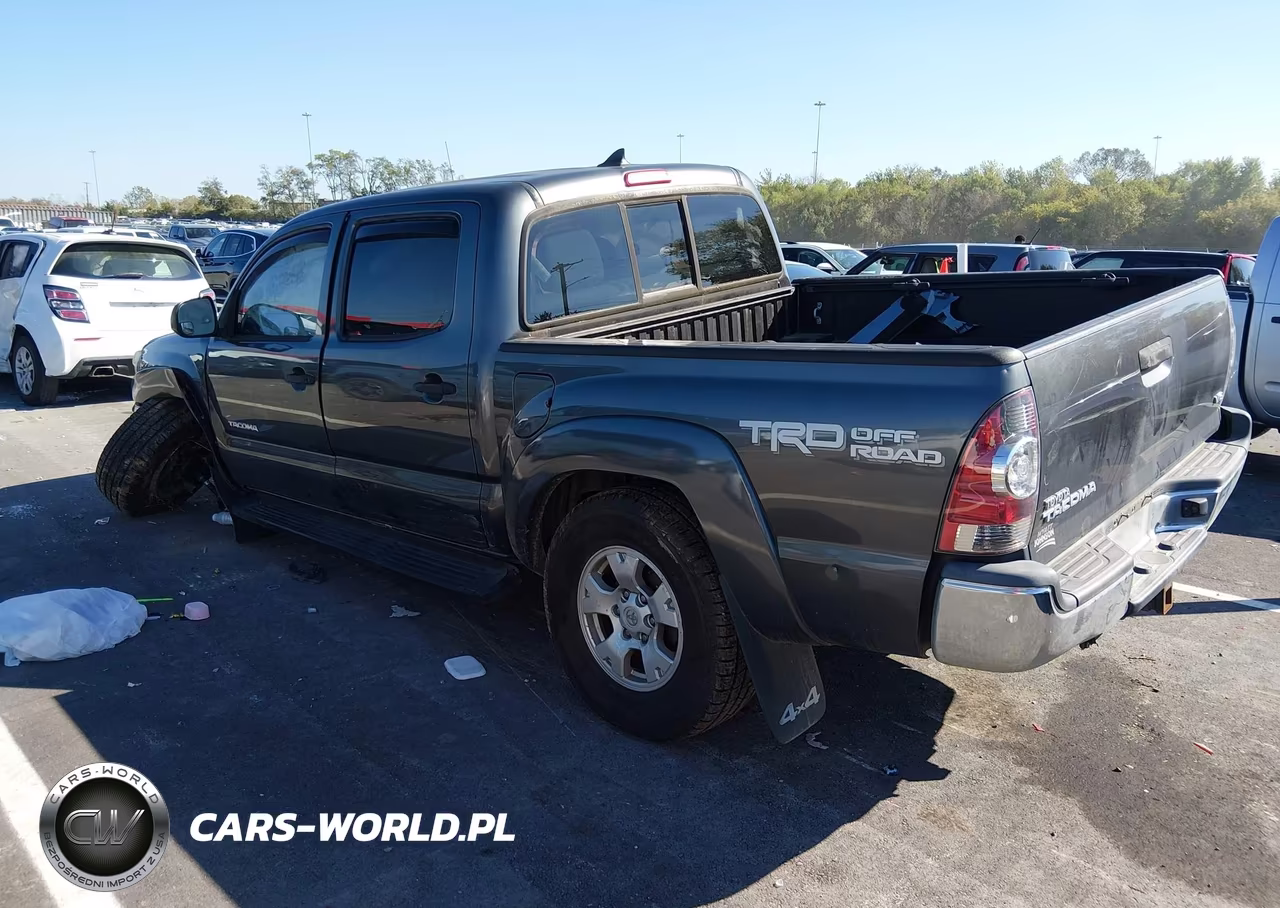2015 Toyota Tacoma Base V6 VIN:3TMLU4EN9FM199164 - 3