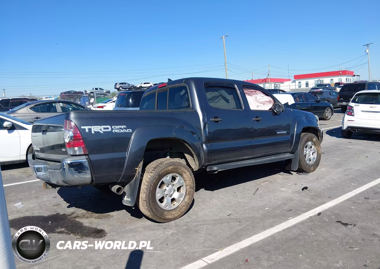 2015 Toyota Tacoma Base V6 VIN:3TMLU4EN9FM199164 - 4