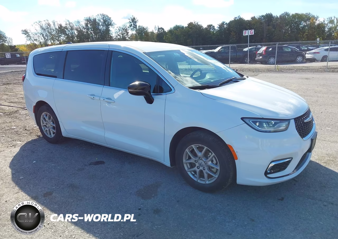 2025 Chrysler Pacifica Select