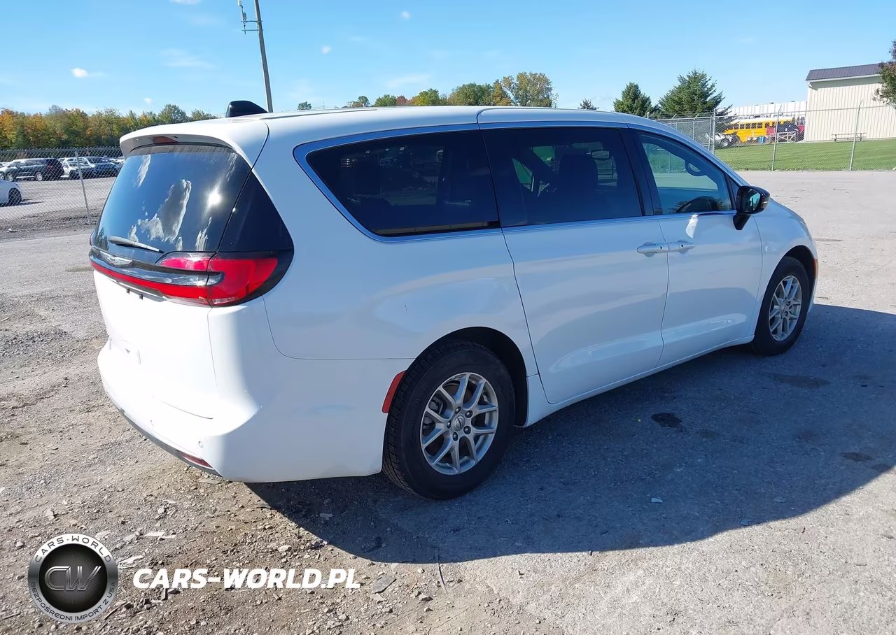 2025 Chrysler Pacifica Select VIN:2C4RC1BG2SR561825 - 4