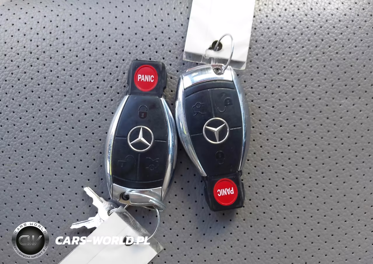 2008 Mercedes-Benz C 300 Luxury-Sport VIN:WDDGF54X98F067308 - 11