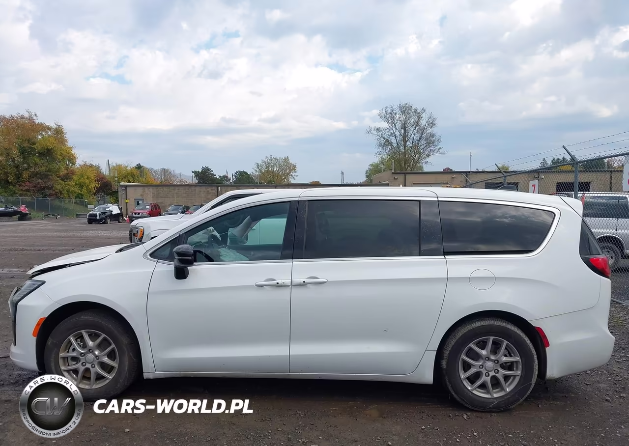 2027 Chrysler Pacifica VIN:2C4RC1BG0VR578479 - 14